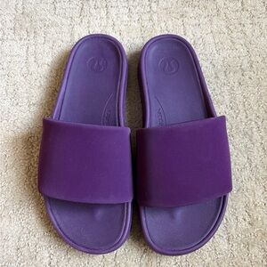 Lululemon Women’s Restfeel Slides Dramatic Magenta